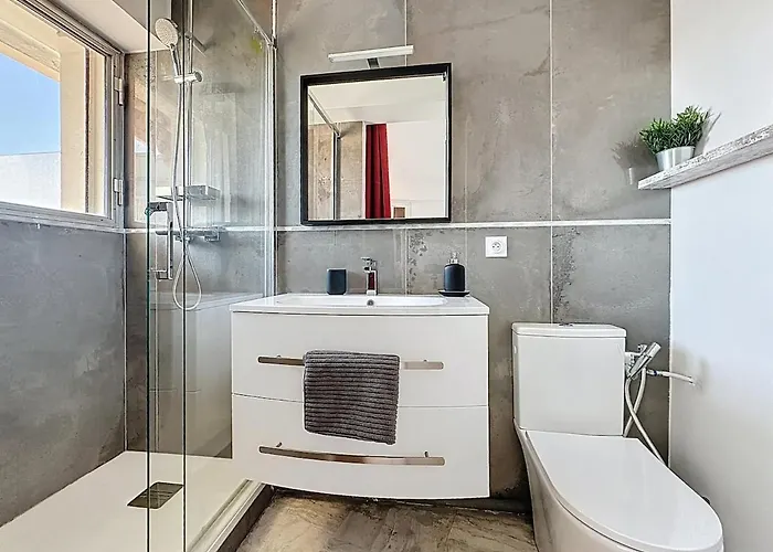 69m2, Balcon Vue Mer, 2 Salles De Bain Κάννες