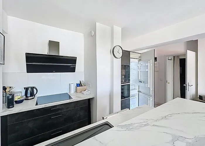 69m2, Balcon Vue Mer, 2 Salles De Bain Apartment Cannes