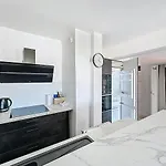 69m2, Balcon Vue Mer, 2 Salles De Bain Apartment Cannes