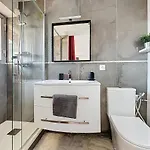 69m2, Balcon Vue Mer, 2 Salles De Bain Cannes