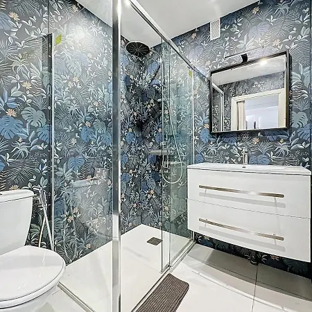 69m2, Balcon Vue Mer, 2 Salles De Bain *
